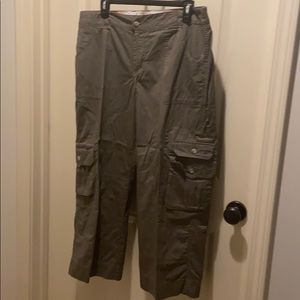 Columbia cargo pants cropped length